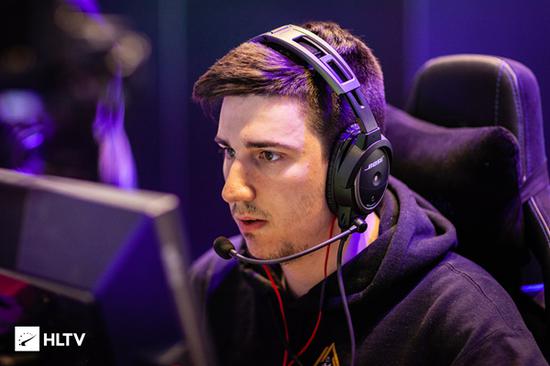 萨诺破坏功能引发开发者空投热潮与PUBG互动